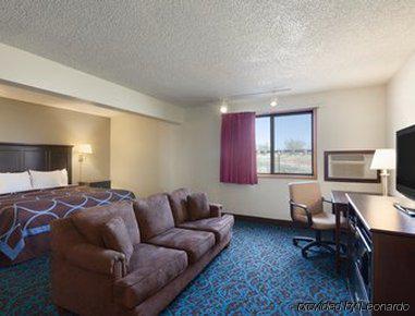 Super 8 By Wyndham Hotel 2*