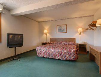 Super 8 By Wyndham Hotel