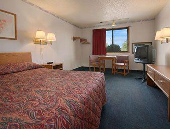 Super 8 By Wyndham Hotel 2*