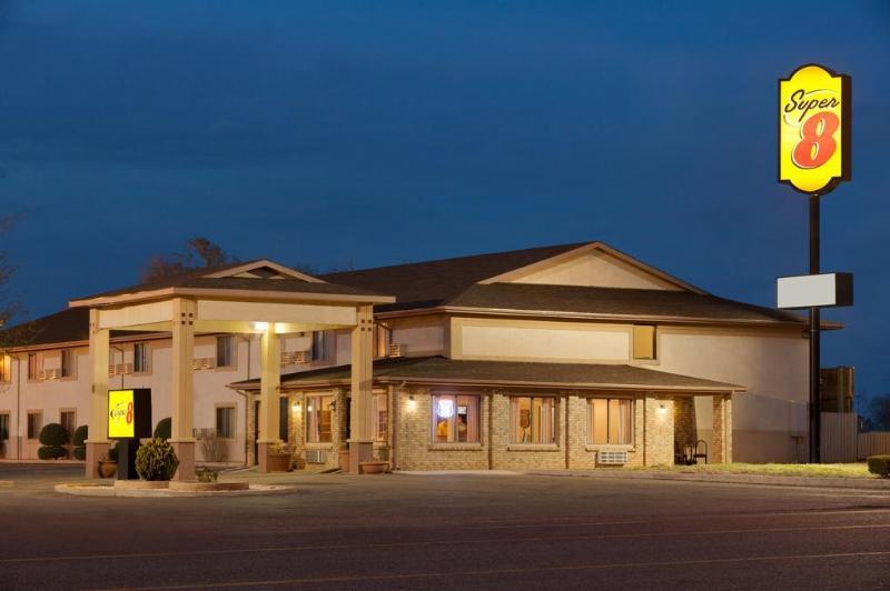 Hotel Super 8 By Wyndham 2*